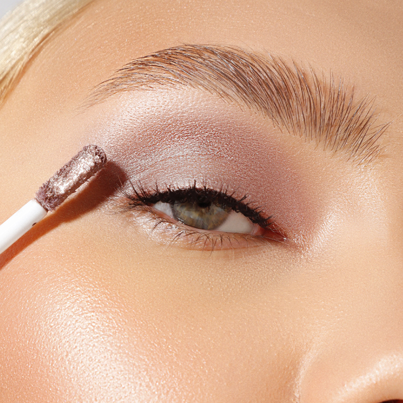 LUX visage Жидкие тени для век SATIN Nude super stay 205 Taupe